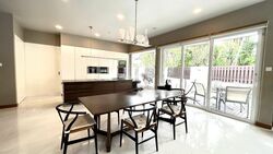 Holland Grove Walk (D10), Detached #460454161